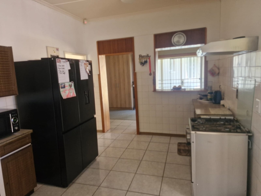 To Let 3 Bedroom Property for Rent in Flamwood North West